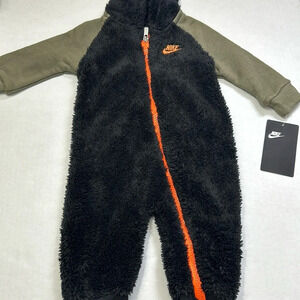 Nike Baby Black Fleece Bodysuit Size 6 Months Full Zip NWT Cozy Outerwear Winter
